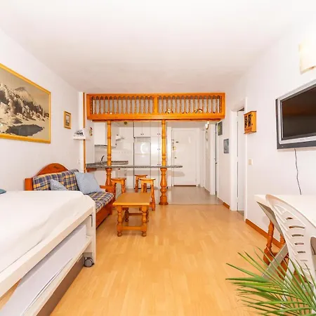 Surf N Swim Vv * באיאמר